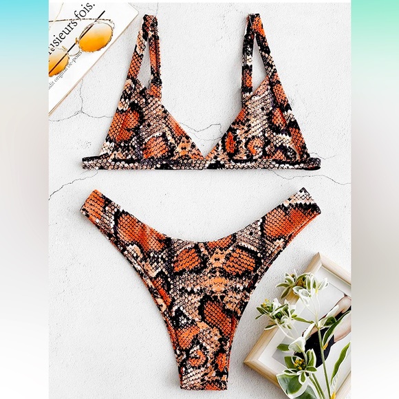 Zaful printed bikini.  Size small.  Worn only once - Picture 1 of 8